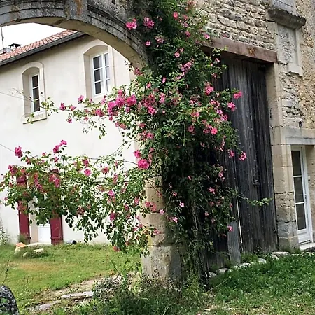 Bed & Breakfast La Grange Aux Dames 3*